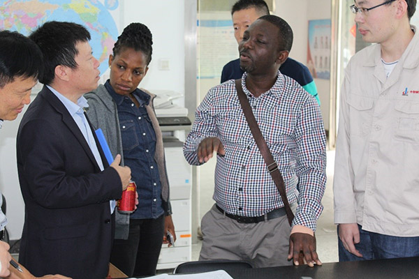 坦桑尼亞新瓦米大橋客戶來訪